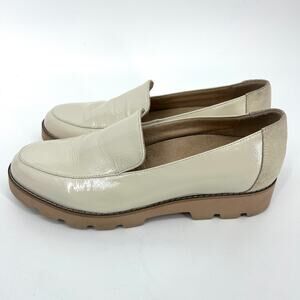 Vionic Kensley Womens Cream Patent Loafers Shoes Lug Sole U.S. Size 7